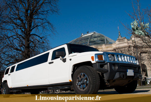 Hummer H3 limousine au grand Palais à paris